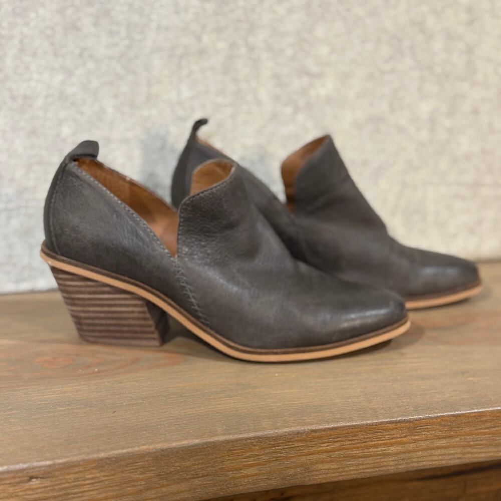 Women’s 7.5 M Lucky Brand Victorey Ankle Bootie Leather Brown Boot 2.5 Inch Heel